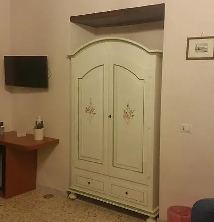 Rochel Oda ve Kahvaltı 3*
