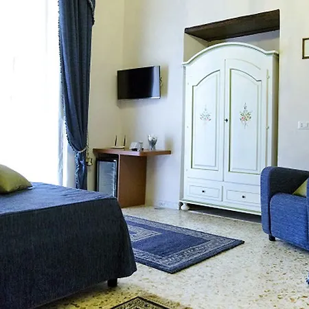 Rochel Oda ve Kahvaltı Napoli