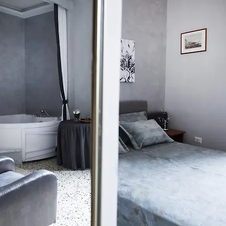 Rochel Naples